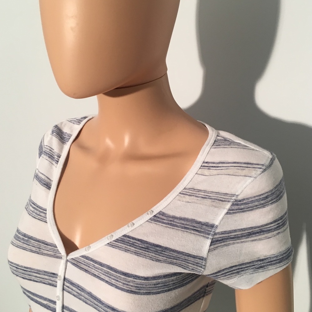 Old Navy Blue Striped S/S Tee Small, Pre-owned